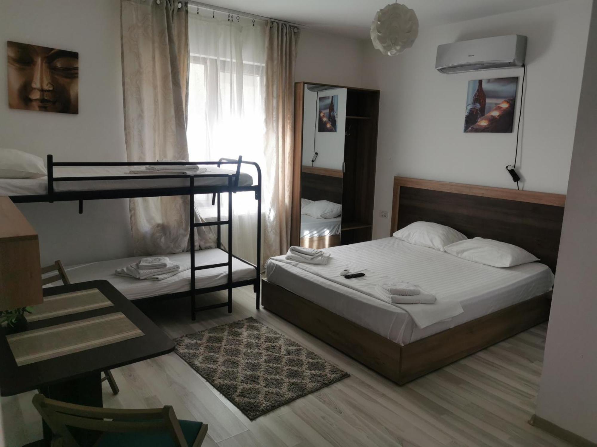Hotel Ipsilanti Яш Екстериор снимка