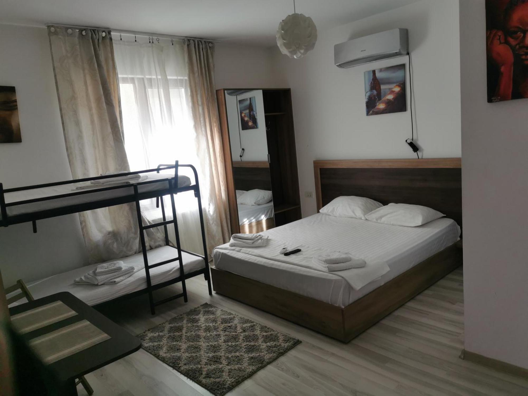 Hotel Ipsilanti Яш Екстериор снимка