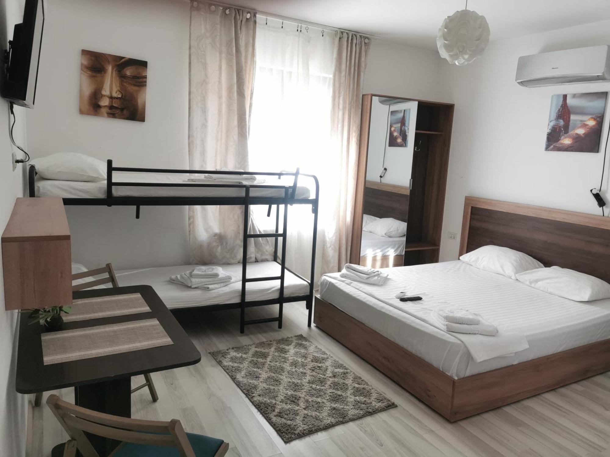 Hotel Ipsilanti Яш Екстериор снимка