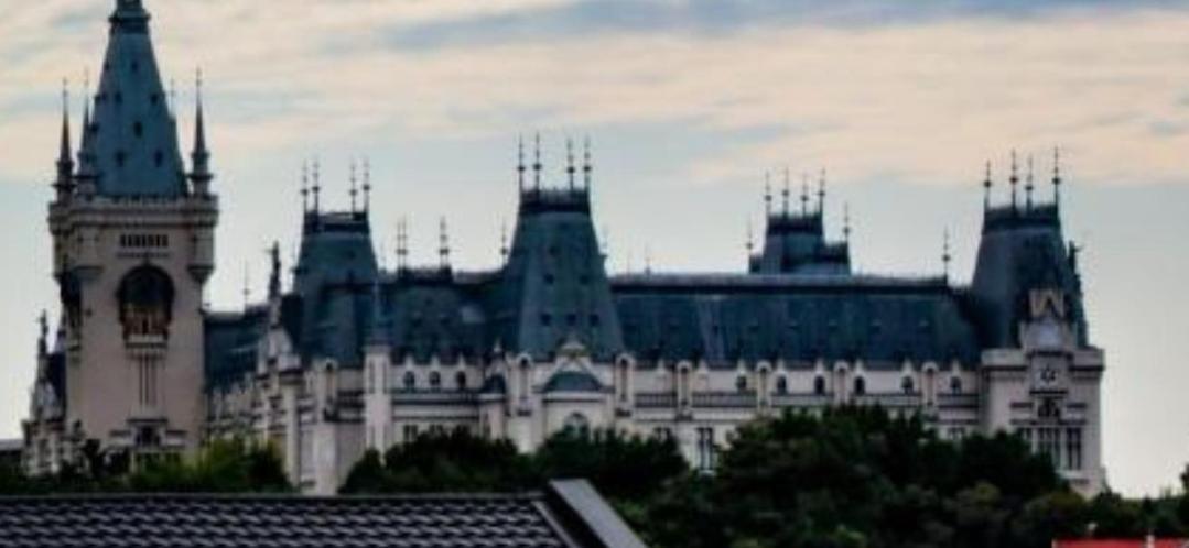 Hotel Ipsilanti Яш Екстериор снимка