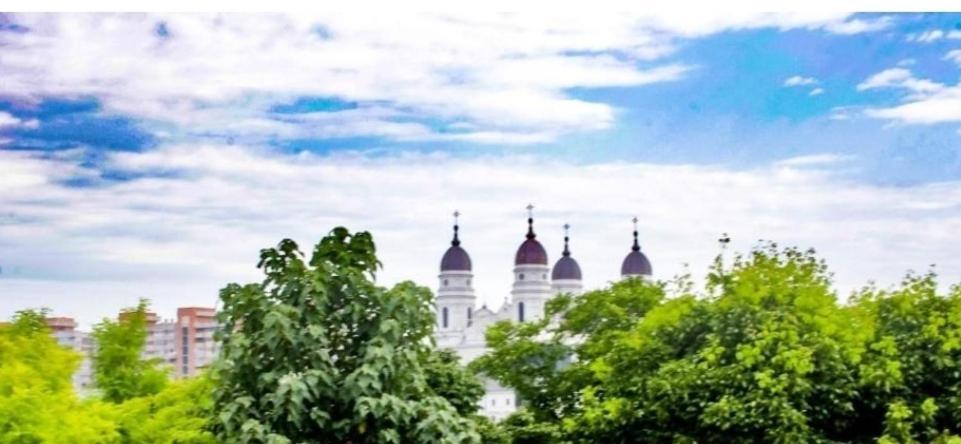 Hotel Ipsilanti Яш Екстериор снимка